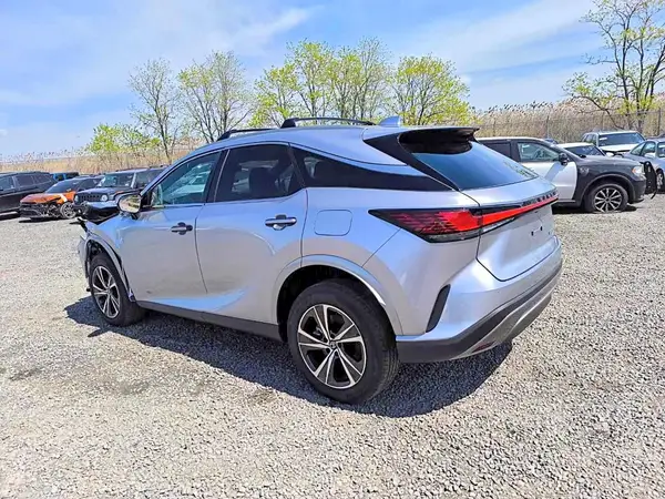 2T2BBMCA9TC112624 2026 LEXUS RX - Image 2