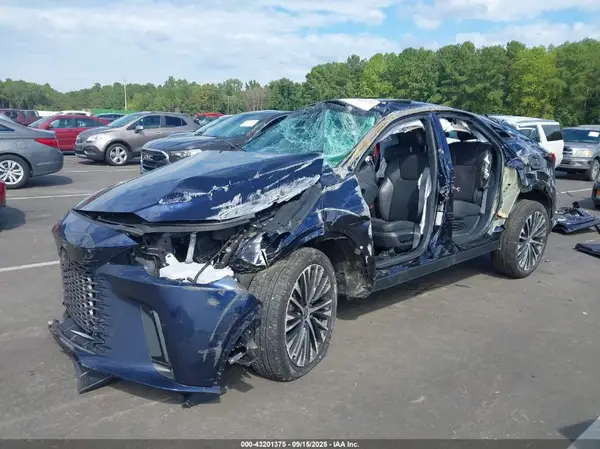 2T2BBMCAXPC003983 2023 LEXUS RX - Image 2