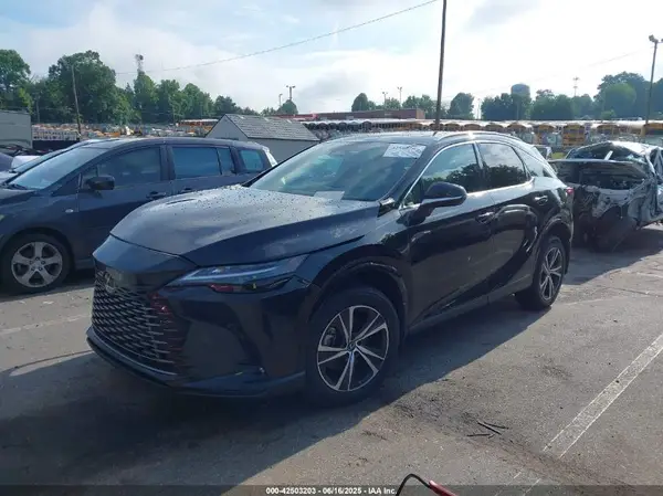 2T2BBMCAXPC013056 2023 LEXUS RX - Image 2