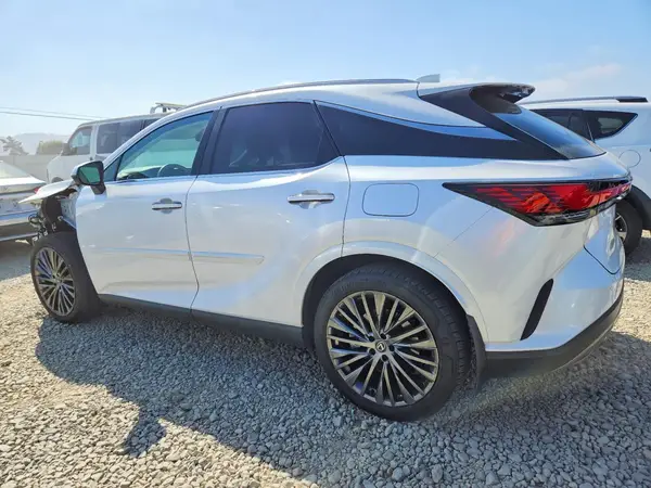 2T2BBMCAXPC013946 2023 LEXUS RX - Image 2