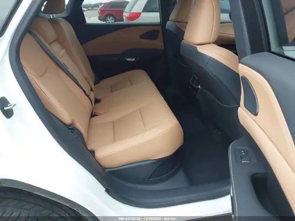 2T2BBMCAXRC037151 2024 LEXUS RX - Image 8