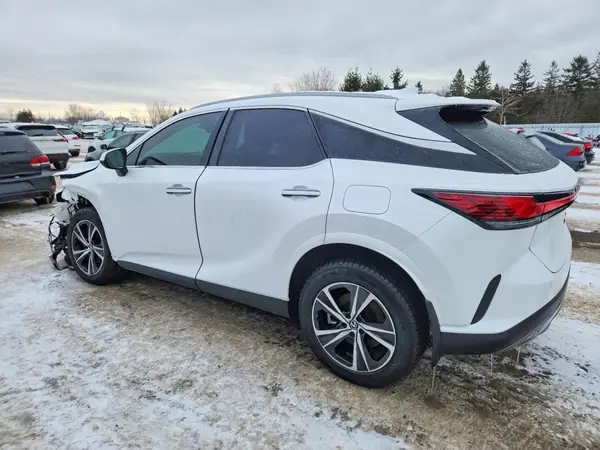 2T2BBMCAXRC047324 2024 LEXUS RX - Image 2