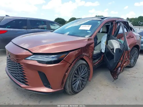 2T2BBMCAXRC054497 2024 LEXUS RX - Image 2