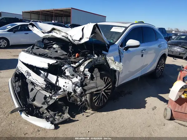 2T2BBMCAXRC060025 2024 LEXUS RX - Image 2