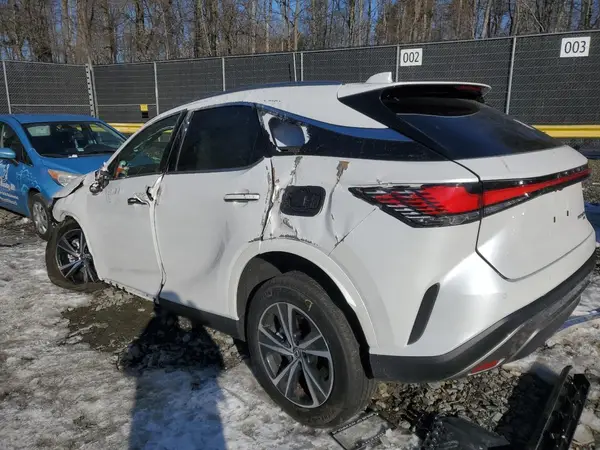 2T2BBMCAXRC063099 2024 LEXUS RX - Image 2