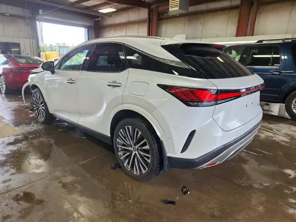 2T2BBMCAXSC065618 2025 LEXUS RX - Image 2