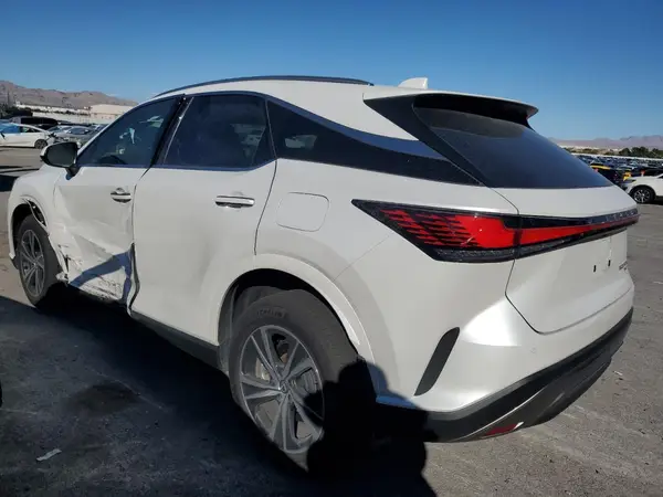 2T2BBMCAXSC067630 2025 LEXUS RX - Image 2