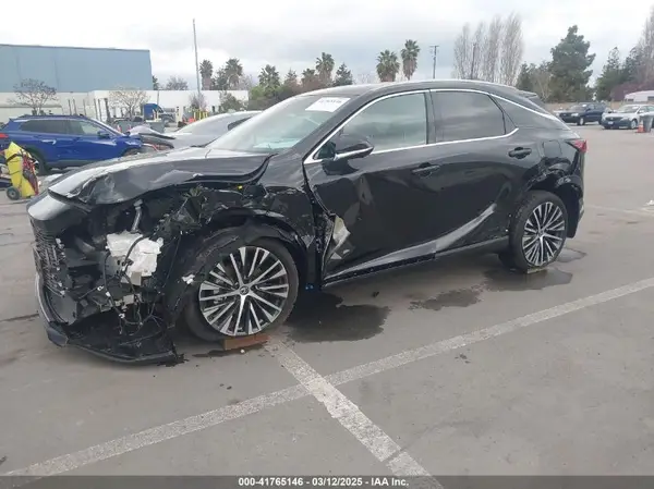 2T2BBMCAXSC070284 2025 LEXUS RX - Image 2
