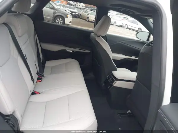 2T2BBMCAXSC098389 2025 LEXUS RX - Image 8