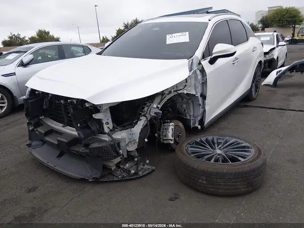 2T2BBMCAXSC098893 2025 LEXUS RX - Image 2