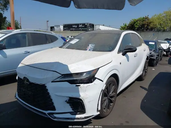 2T2BCMEA0RC018585 2024 LEXUS RX - Image 2