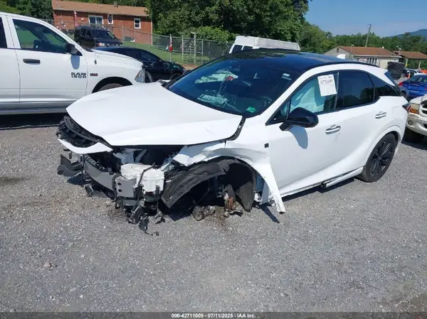 2T2BCMEA1RC018210 2024 LEXUS RX - Image 2