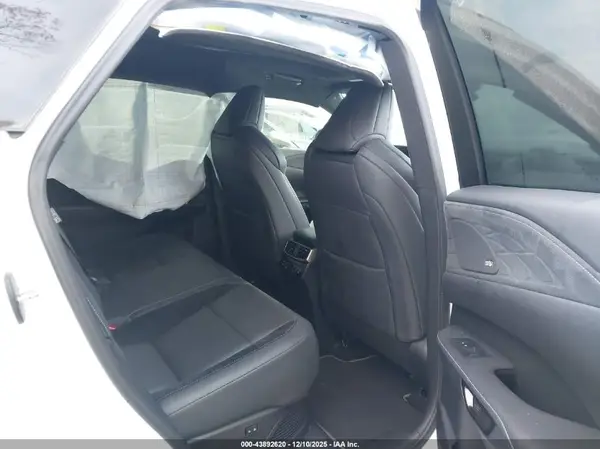 2T2BCMEA2PC001865 2023 LEXUS RX - Image 8