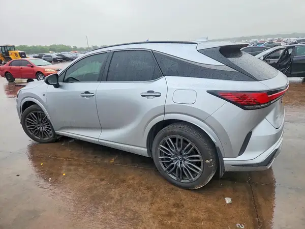 2T2BCMEA2PC010548 2023 LEXUS RX - Image 2