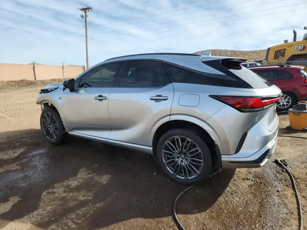 2T2BCMEA3PC010610 2023 LEXUS RX - Image 2
