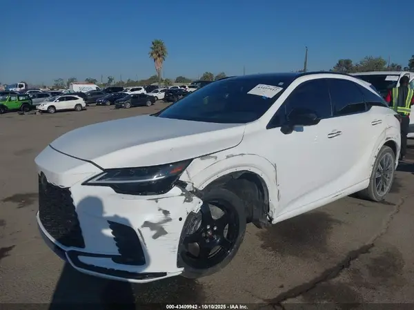 2T2BCMEA3RC011792 2024 LEXUS RX - Image 2