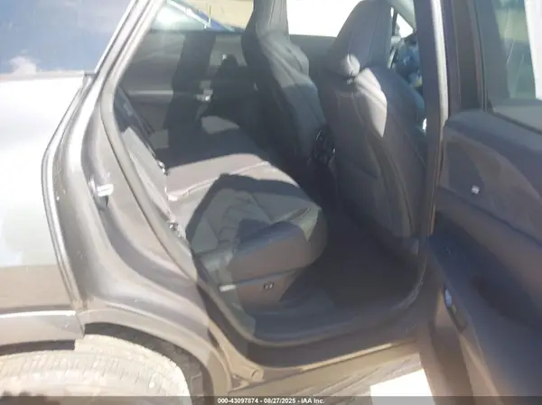 2T2BCMEA3SC022085 2025 LEXUS RX - Image 8