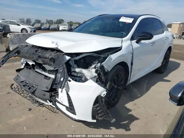 2T2BCMEA4PC001365 2023 LEXUS RX - Image 2