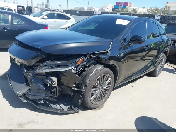 2T2BCMEA4PC002922 2023 LEXUS RX - Image 2