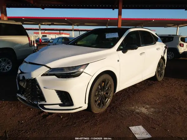 2T2BCMEA4RC016712 2024 LEXUS RX - Image 2