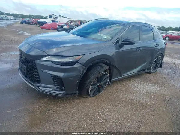 2T2BCMEA4SC020829 2025 LEXUS RX - Image 2