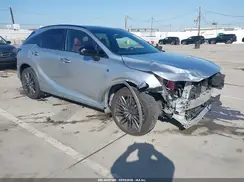 2T2BCMEA5PC003318 2023 LEXUS RX