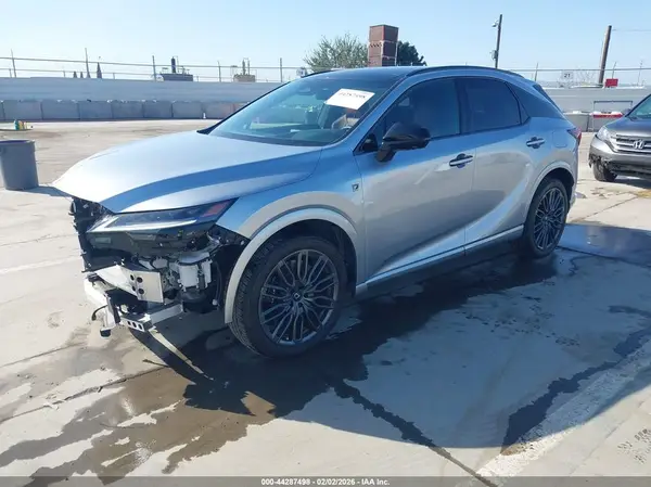 2T2BCMEA5PC003318 2023 LEXUS RX - Image 2