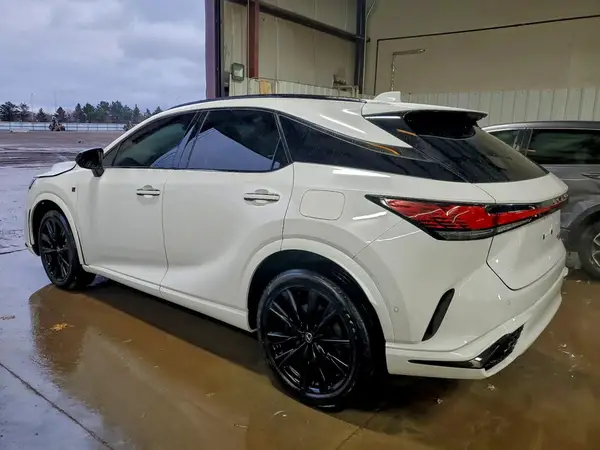2T2BCMEA5PC007692 2023 LEXUS RX - Image 2