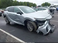 2T2BCMEA7PC002512 2023 LEXUS RX