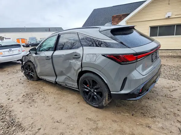 2T2BCMEA7SC021697 2025 LEXUS RX - Image 2