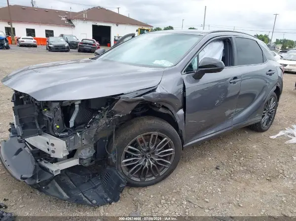 2T2BCMEA8PC001532 2023 LEXUS RX - Image 2