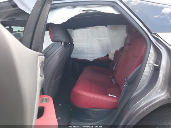 2T2BCMEA8PC002664 2023 LEXUS RX - Image 8