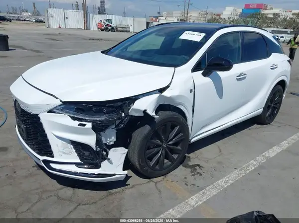 2T2BCMEAXPC009454 2023 LEXUS RX - Image 2