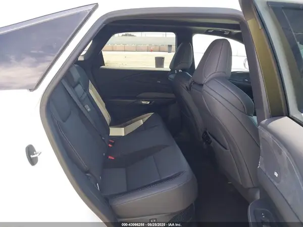 2T2BCMEAXPC009454 2023 LEXUS RX - Image 8
