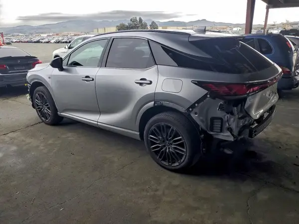 2T2BCMEAXRC013975 2024 LEXUS RX - Image 2