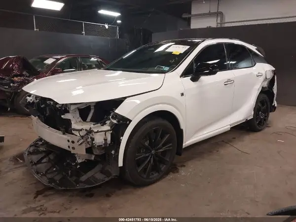 2T2BCMEAXRC014219 2024 LEXUS RX - Image 2