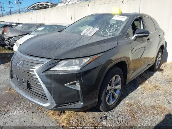 2T2BGMCA0KC030264 2019 LEXUS RX - Image 2