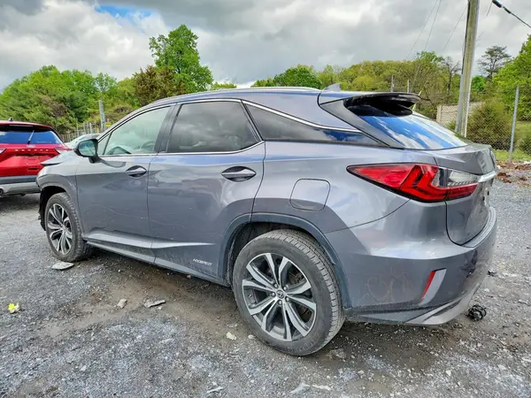 2T2BGMCA5JC028220 2018 LEXUS RX - Image 2