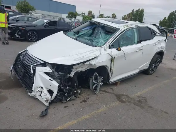 2T2BGMCA8KC041271 2019 LEXUS RX - Image 2