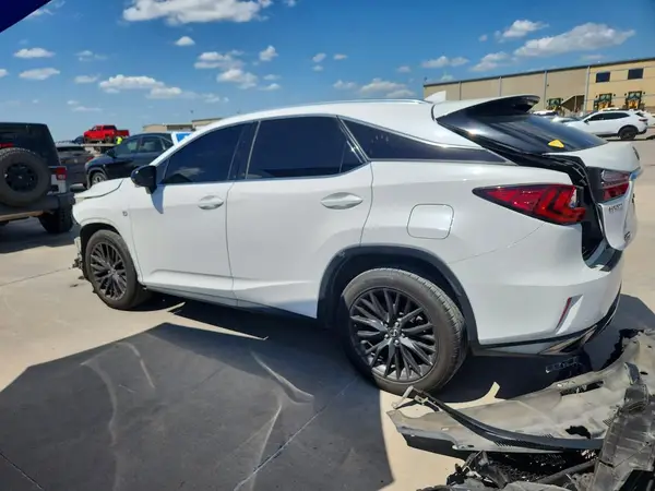 2T2BZMCA0KC182572 2019 LEXUS RX - Image 2