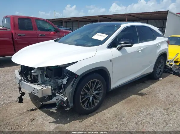 2T2BZMCA1JC147070 2018 LEXUS RX - Image 2