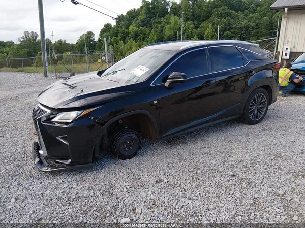 2T2BZMCA1JC164063 2018 LEXUS RX - Image 2