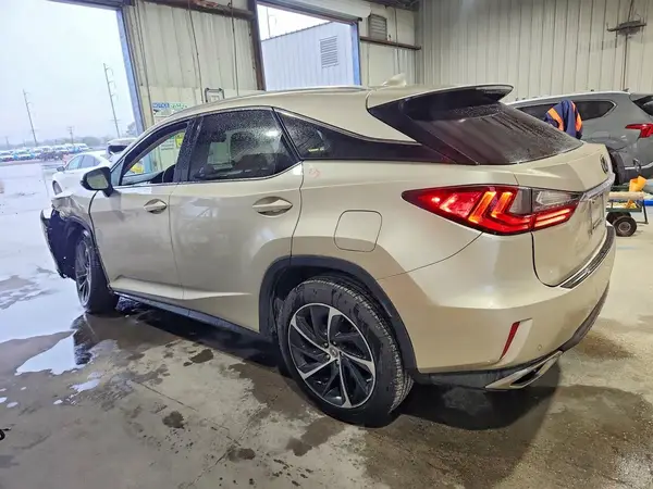 2T2BZMCA2HC092946 2017 LEXUS RX - Image 2