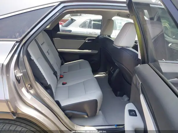 2T2BZMCA2HC102424 2017 LEXUS RX - Image 8