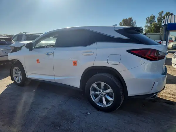 2T2BZMCA2JC140869 2018 LEXUS RX - Image 2