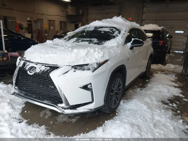 2T2BZMCA2JC151614 2018 LEXUS RX - Image 2