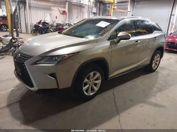 2T2BZMCA3HC086069 2017 LEXUS RX - Image 2