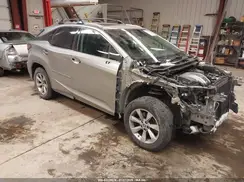 2T2BZMCA3JC140573 2018 LEXUS RX