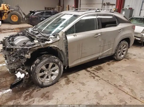 2T2BZMCA3JC140573 2018 LEXUS RX - Image 2