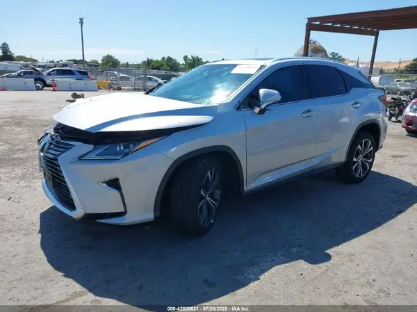 2T2BZMCA3JC140685 2018 LEXUS RX - Image 2